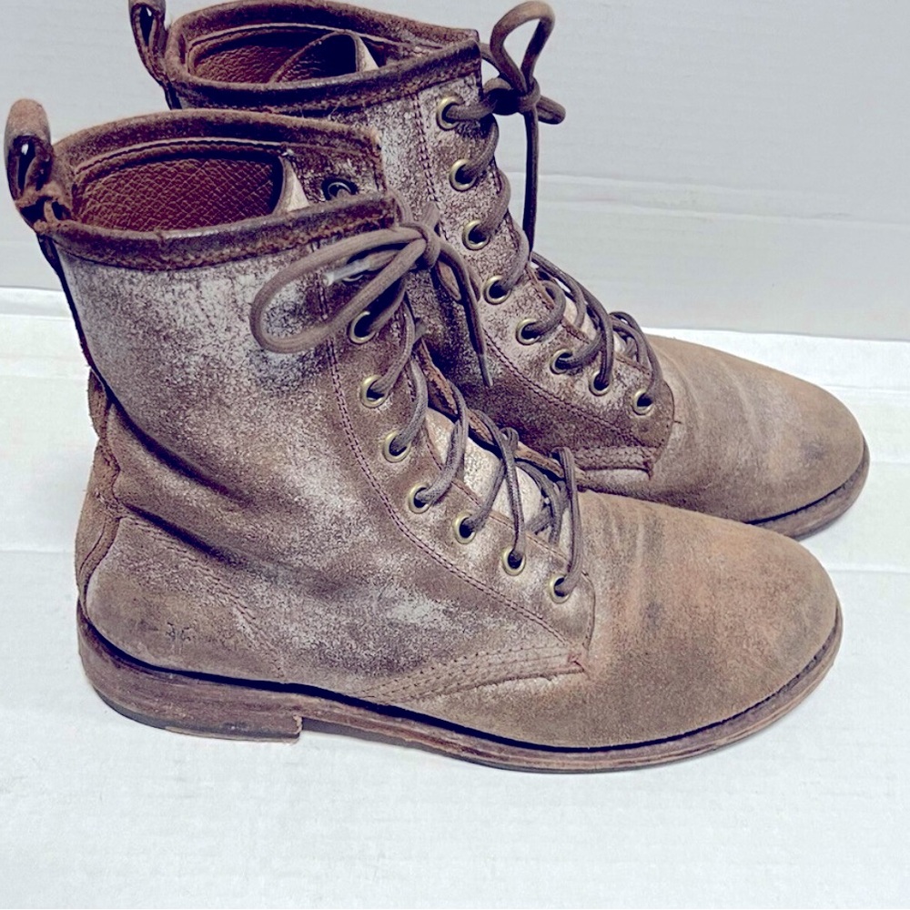 FRYE VERONICA COMBAT WOMEN'S BROWN
DISTRESSED BOOTS SIZE 7 M